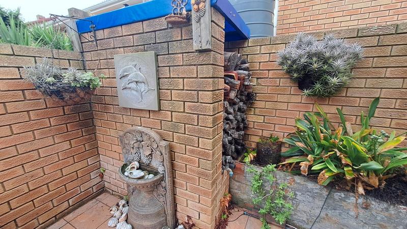 3 Bedroom Property for Sale in Stilbaai Wes Western Cape